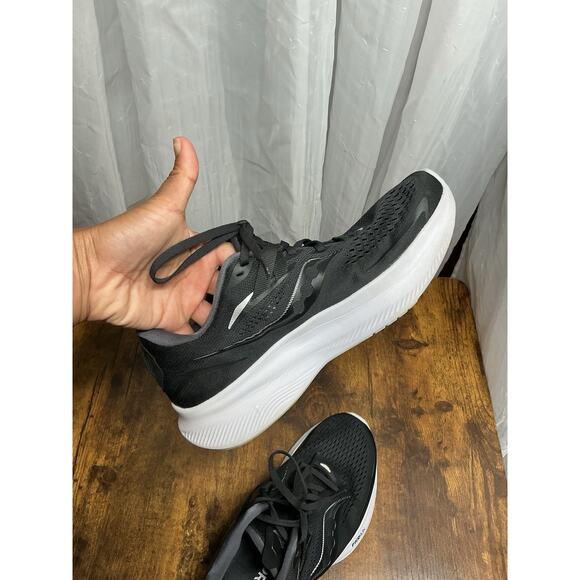 Saucony Running Shoes Womens Size 8 Wide Black White Ride 15 Sneakers S10730-05 - Picture 4 of 11